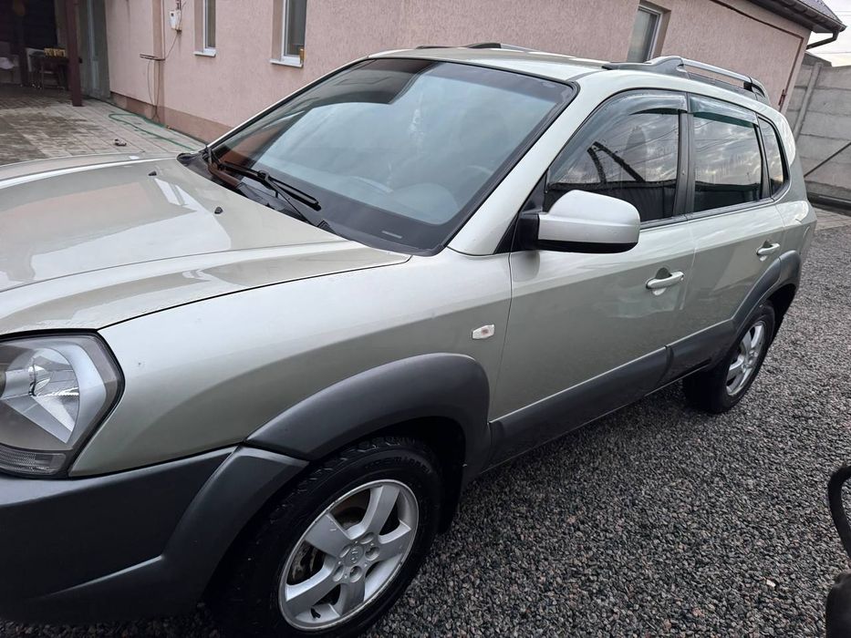 Продам Hundai Tucson, 2.0л 2008г
