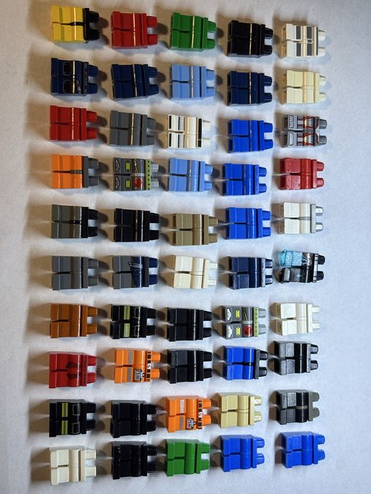 LEGO cześci - nogi