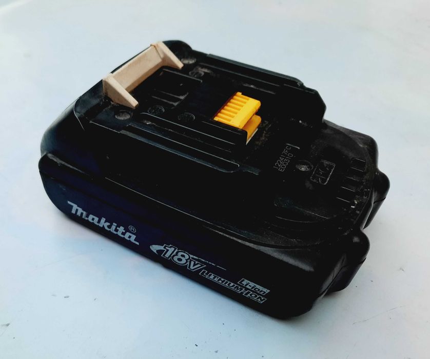 Akumulator Makita 18V BL1815 używany oryginalny