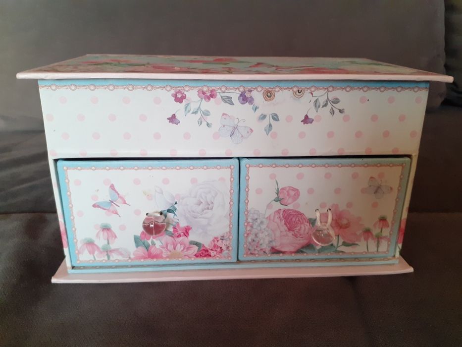 Szkatulka na biżuterię dla dziewczynek