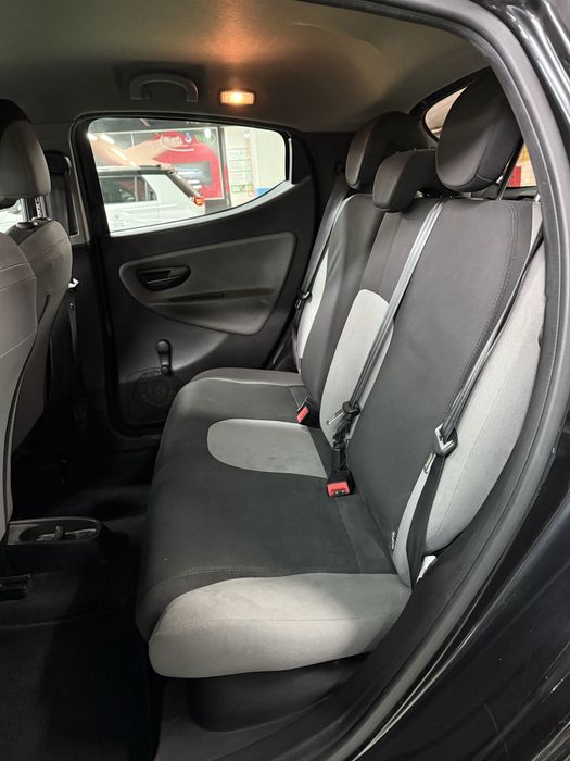 Lancia ypsilon 1.2 gasolina de 2014 com 130.000km nacional finaciament