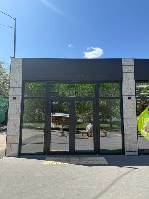 Оренда 68 м2 / 1 поверх / пр-т Тракторобудівників 160/ червона лінія