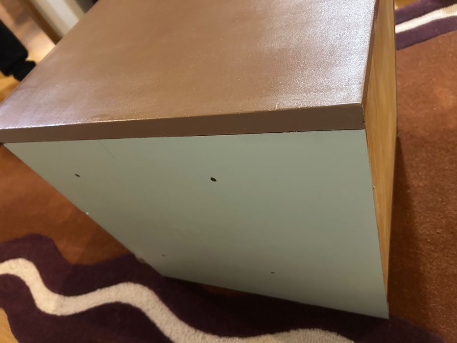 mesa de cabeceira de madeira