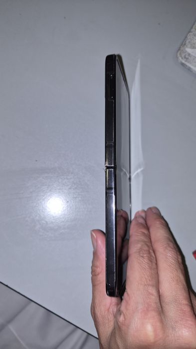 Samsung Galaxz Flip 4