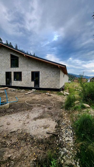 Будинок поруч лісу у Микуличині площею 106 м²