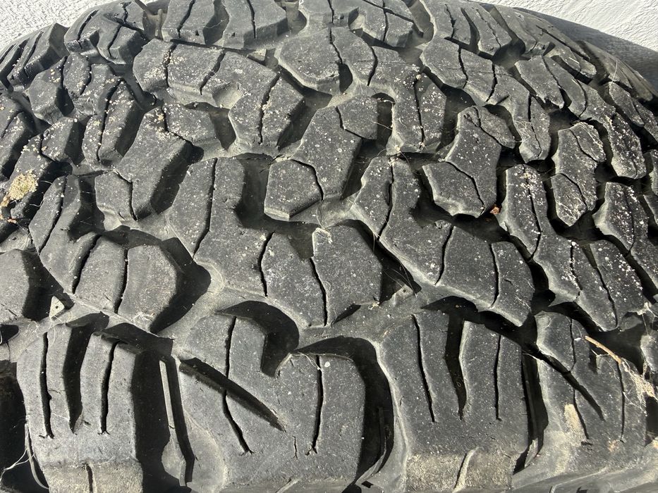 5 Pneus BfGoodrich 285/ 75r16