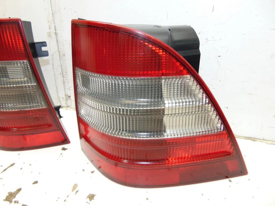 Mercedes Jipe ML W163 farolins