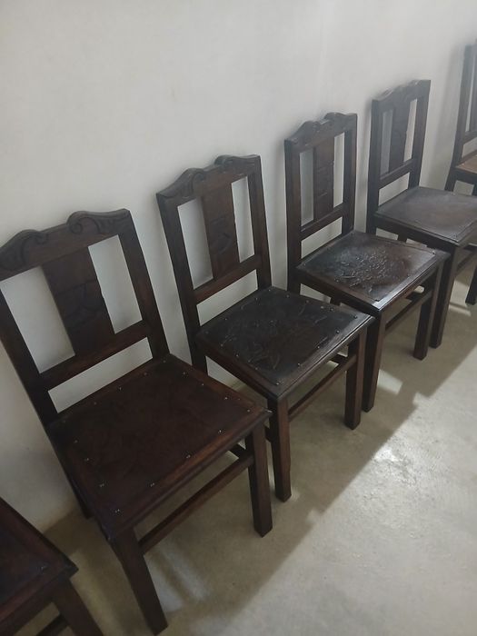 Cadeiras antigas em muito bom estado