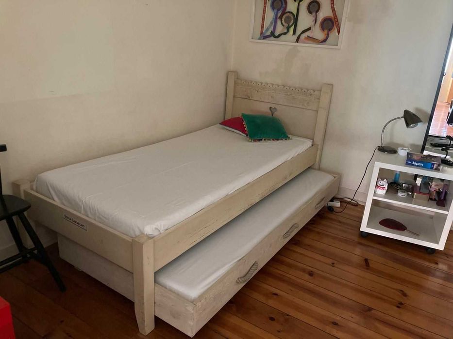 Duas camas individuais em gavetão da Octógono + Colchões