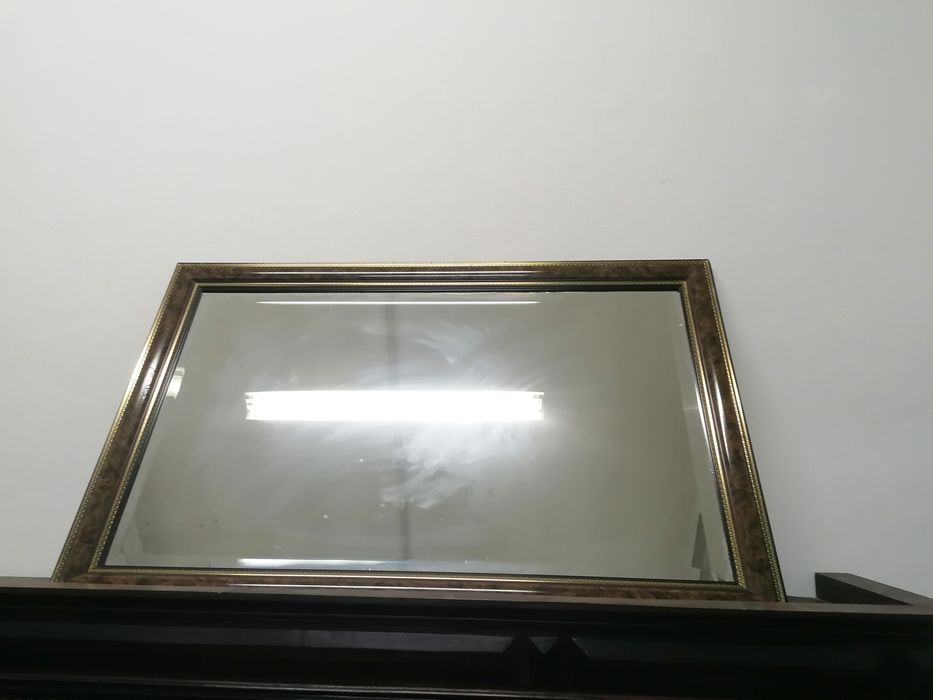 Espelho com moldura