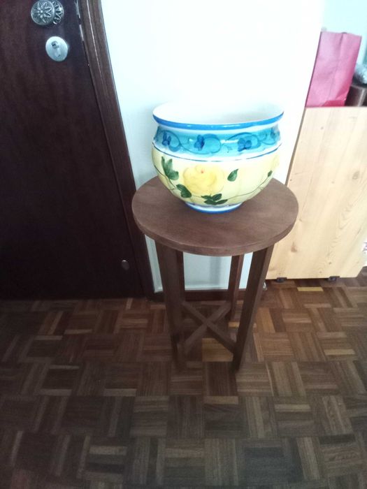 Mesas de madeira 10€  só tenho a 1.a foto