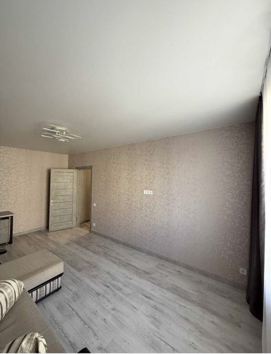 Продам 2 км/ ЖК Миру 3/57м/ З ремонтом/