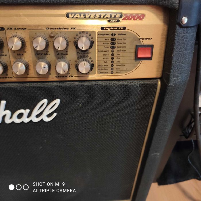 Amplificador Marshall AVT150 Valvestate 2000