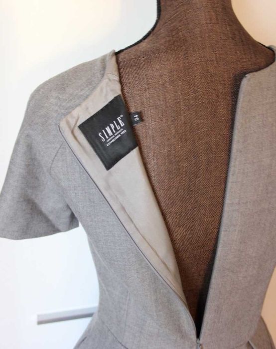 Szara sukienka SIMPLE wełna 34 xs 36 s wełniana srebrna plisowana