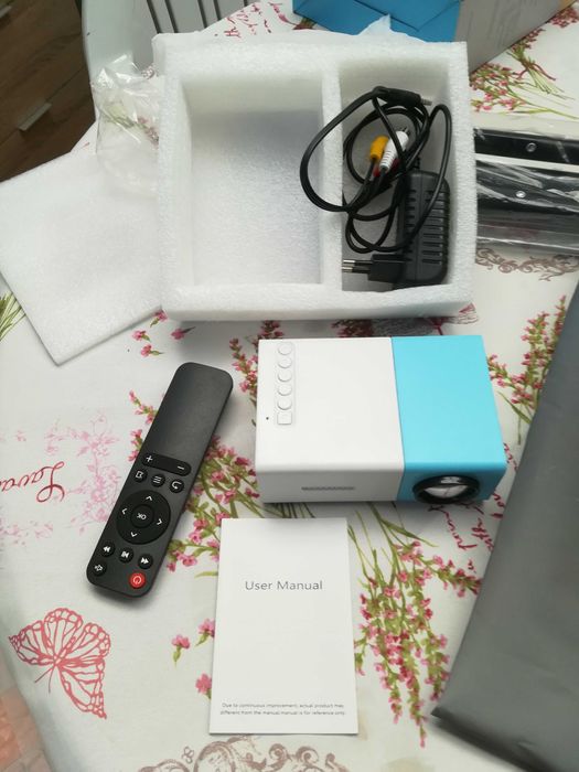 mini projetor com pouco uso