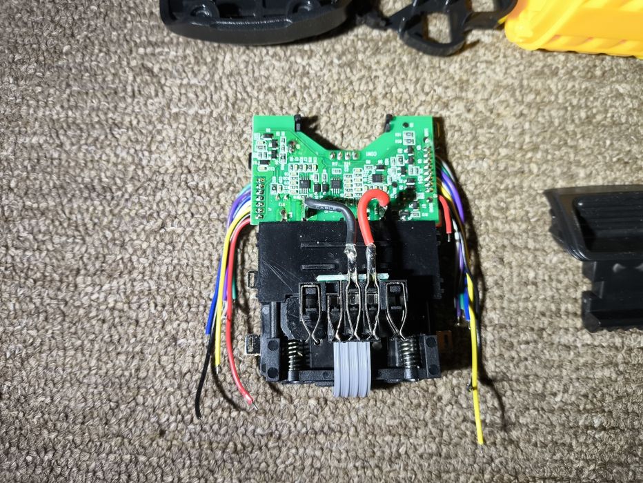 Корпус аккумулятор DeWalt XR FLEXVOLT 18/54В Li-Ion 6 Ач (DCB546)