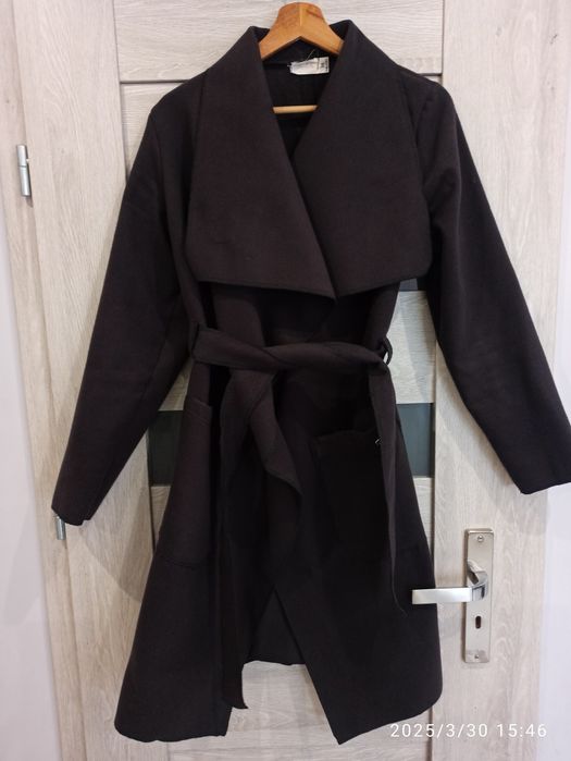 Śliczny,śliwkowy płaszczyk idealny na wiosnę, rozmiar 38