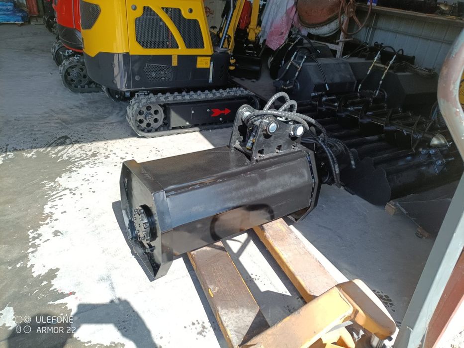 Destrocedor de martelos de1M novo p/giratória