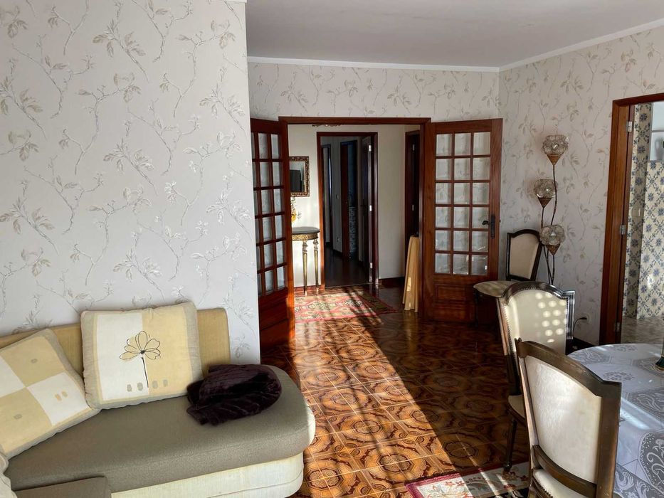 Apartamento T3 mobilado em Espinho
