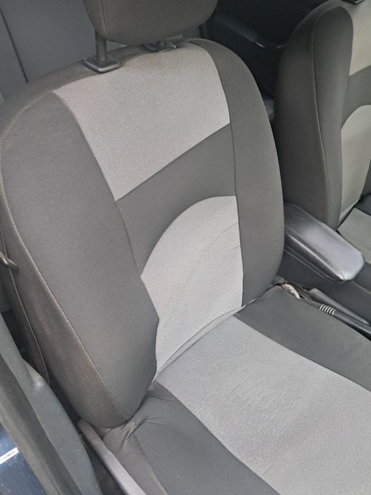 Продам чехли на Дачію дастер