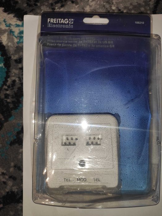 Jakiś modem telefoniczny