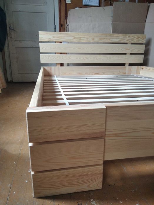 Nowoczesne łóżko drewniane/sosnowe 160x200