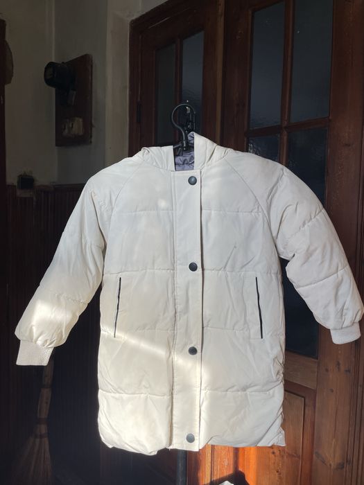 Демісезонна куртка на дівчинку