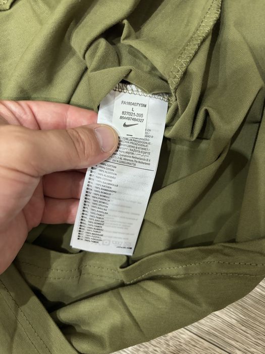 Футболка Nike Tee розмір L, колір Хакі