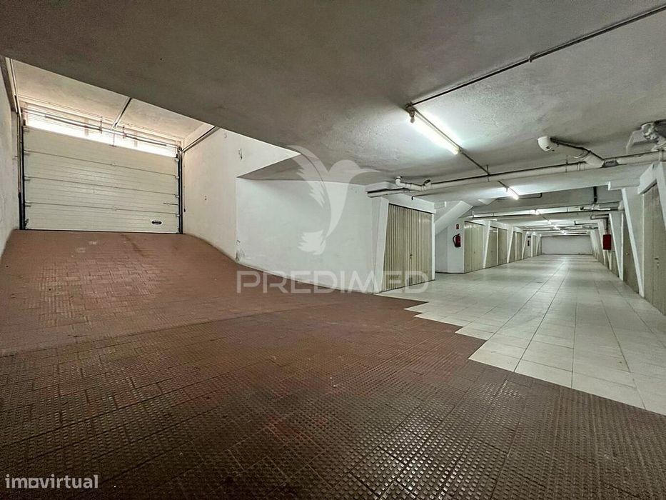 Garagem com box em Setúbal