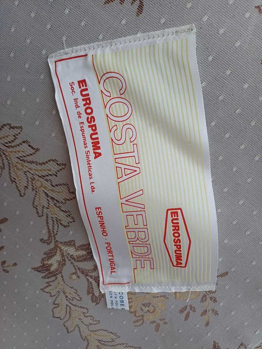 Top, em espuma sintética, para cama de casal, nunca usado