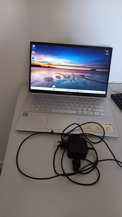 Portátil Asus Vivobook