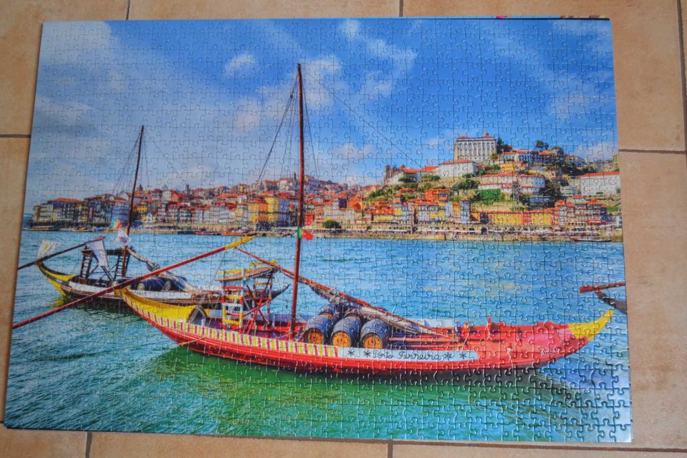 Vários puzzles 1000pcs montados