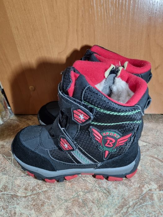 Чоботи дитячі чорні з льодоходом