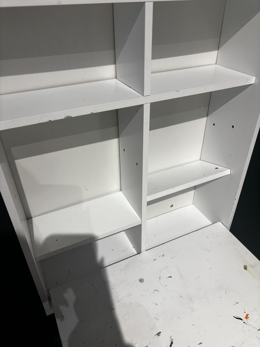 Rozkładane biurko wiszące