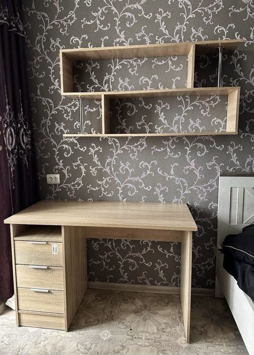 Стол рабочий с ящиками