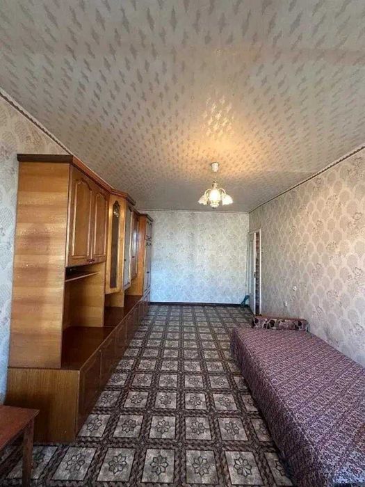 Продам квартиру Антоновича Леси Украинки парк Глобы под ваш ремонт кирпичный дом NK