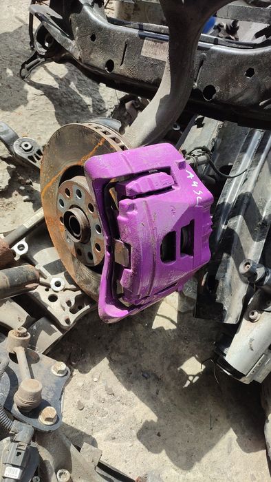 Супорта передні Ауді A4 B7 2.0 TFSI S-Line , супорта Audi А4 б7 С-лайн