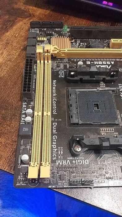 Материнська плата Asus A55BM-E (sFM2+, AMD A55, PCI-Ex16)