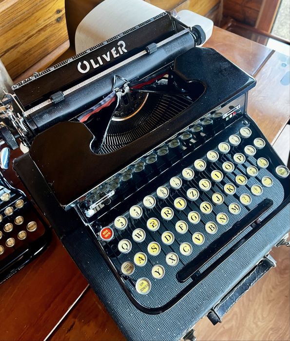 Antiga maquina de escrever Oliver