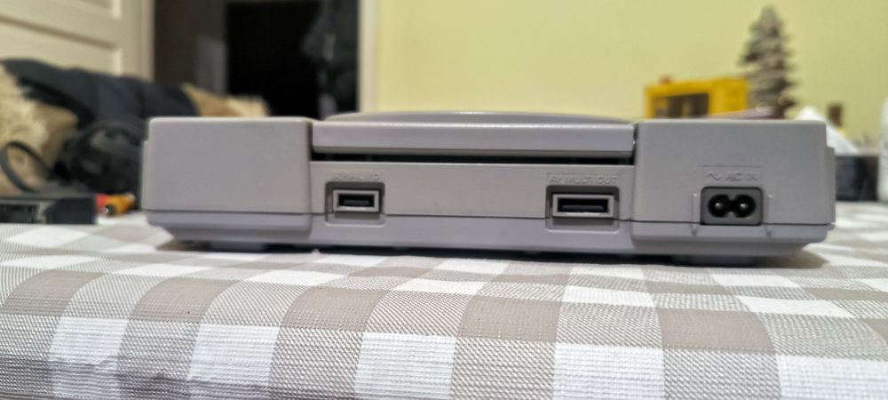 PlayStation 1 original + 2 comandos originais e demo one