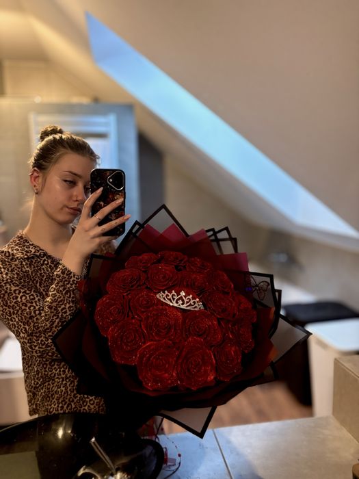 Wieczne róże ze wstażki satynowej