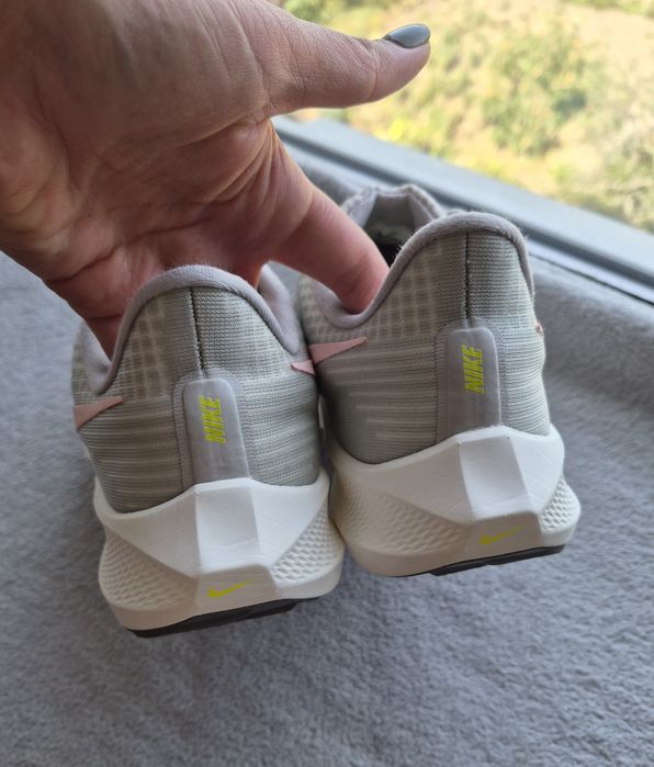 Кросівки 40р . Nike