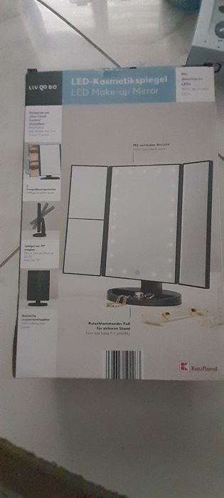 Do kolekcji - lustetko kosmetyczne LED - czarne - nowe