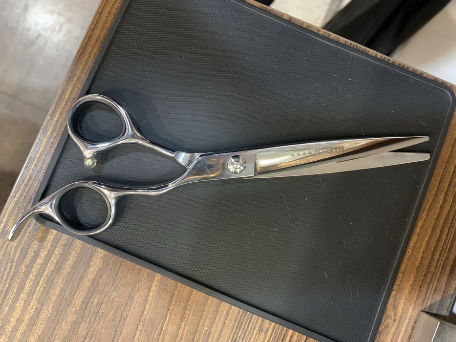 Терміновий розпродаж залишків з салону краси