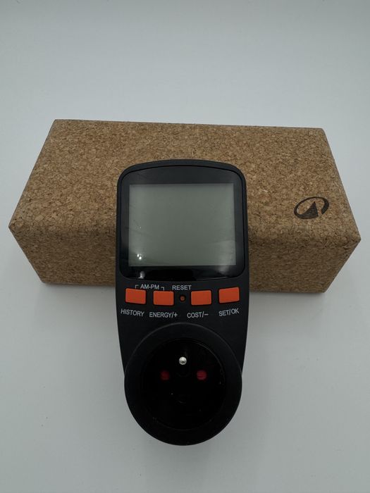 Licznik miernik energii elektrycznej watomierz, marki Adelid, z dużym wyświetlaczem LCD, w kolorze czarnym