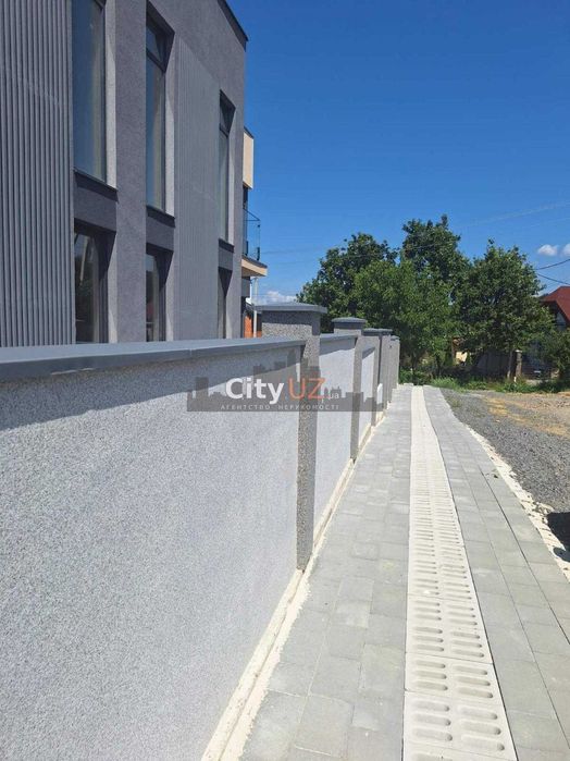 Продається дуплекс на Червениці