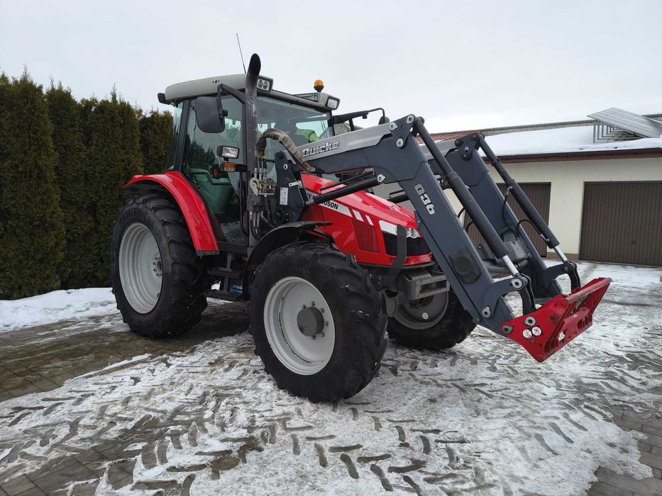 Massey Ferguson 5420 z ładowaczem