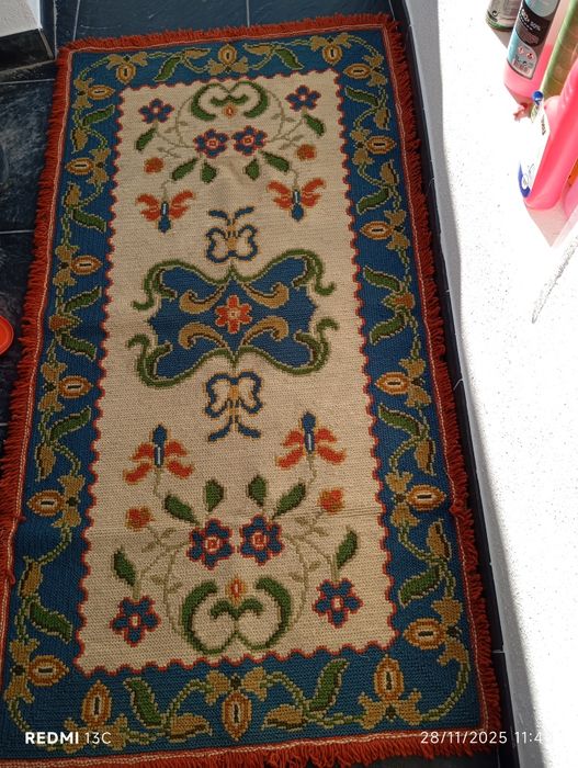 Tapete de arraiolos verdadeiro 1.75 x 72