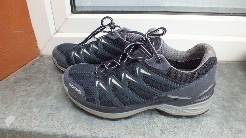 Super buty trekingowe marki Lowa gore tex roz 42