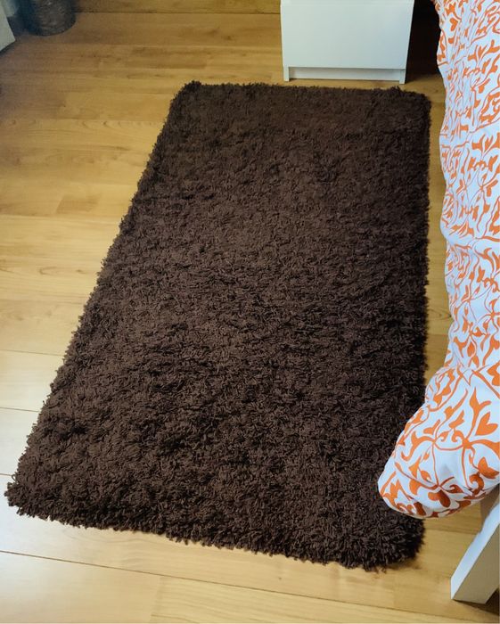 Tapetes castanhos QUARTO